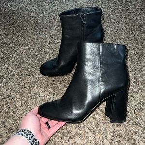 Gianni Bini Black Leather Boot Heels Size 9.5